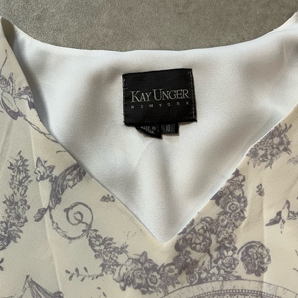 Kay Unger Long Dress. Lined. 
Matching scarf. 
V-neck. Size 10 - Picture 4 of 10